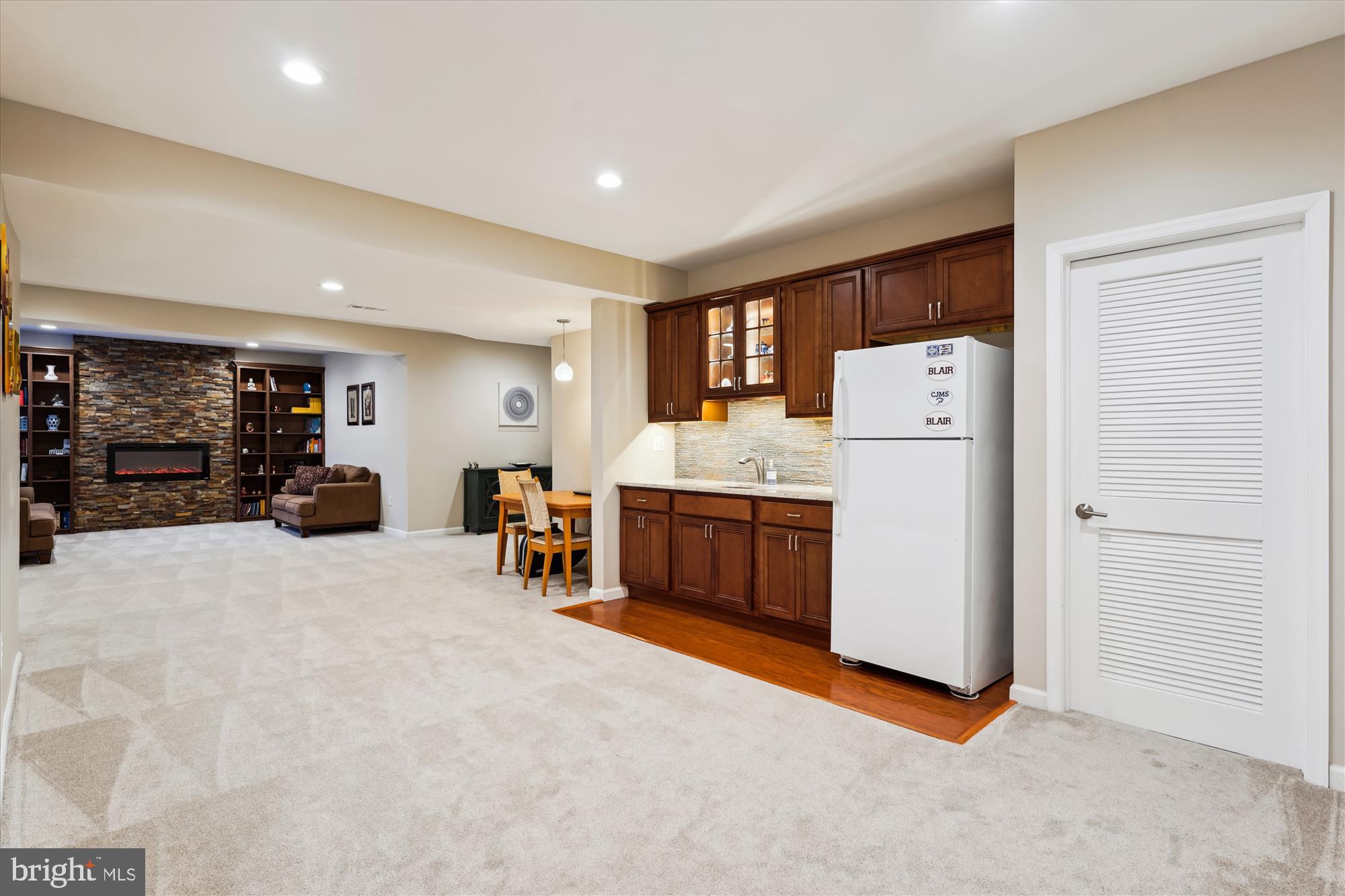 WILLOWS OF POTOMAC - Residential