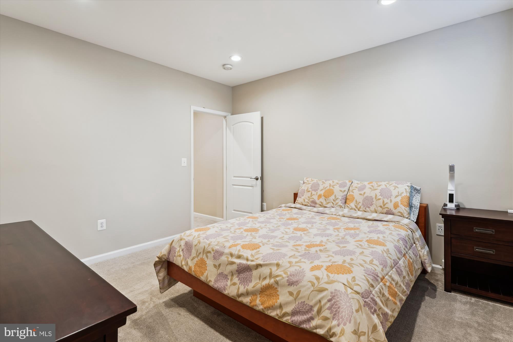 WILLOWS OF POTOMAC - Residential