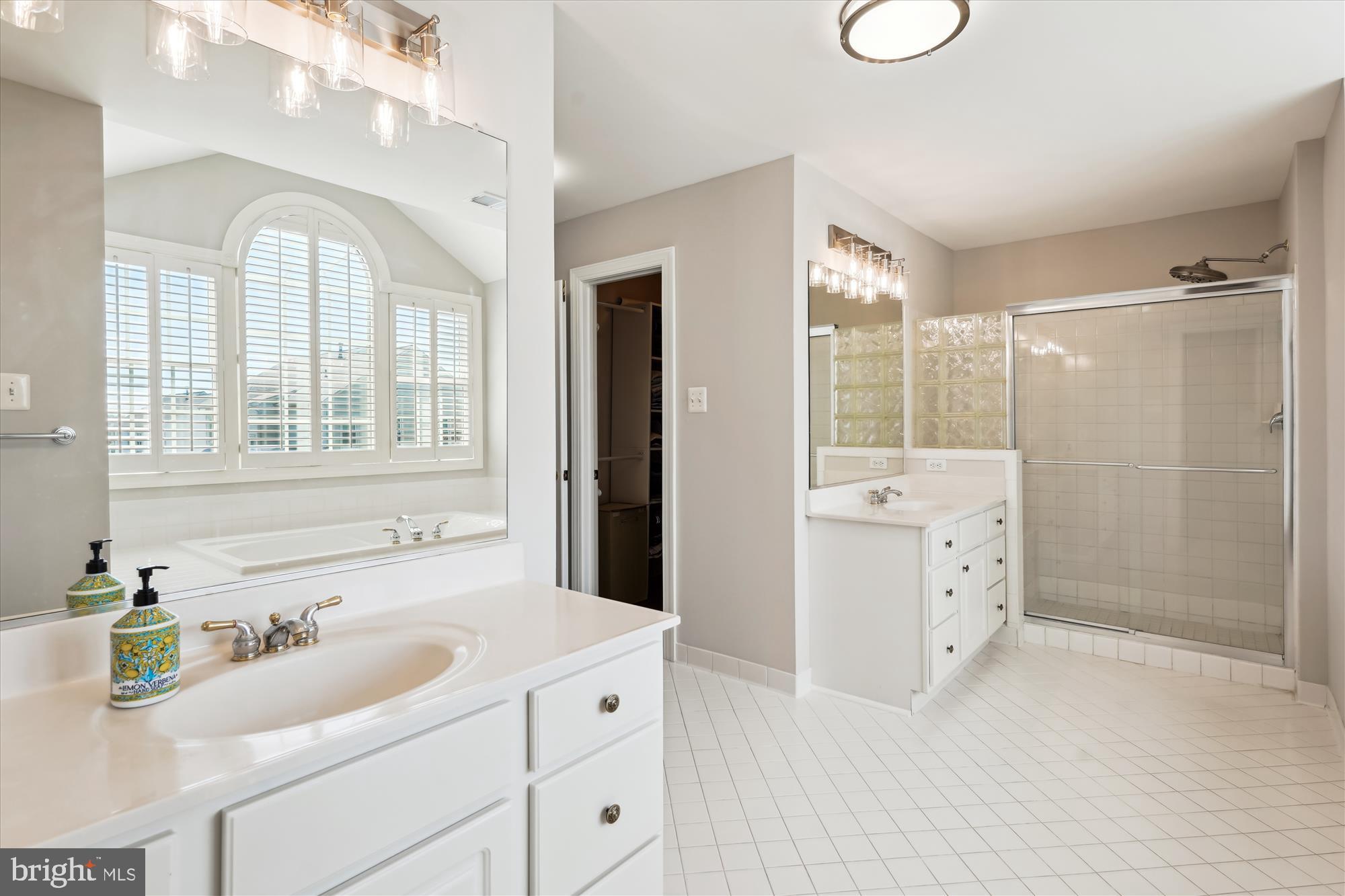 WILLOWS OF POTOMAC - Residential