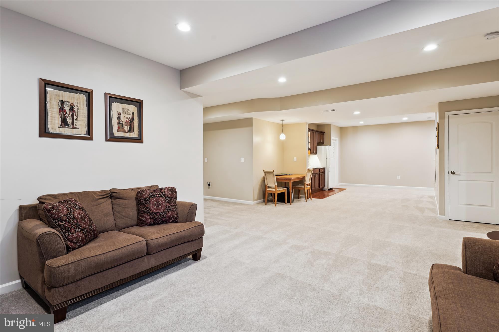 WILLOWS OF POTOMAC - Residential