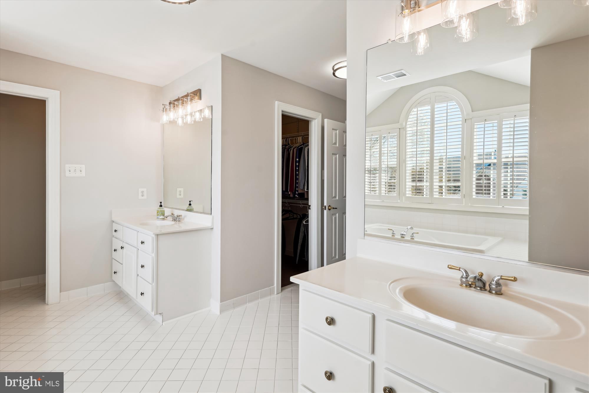 WILLOWS OF POTOMAC - Residential