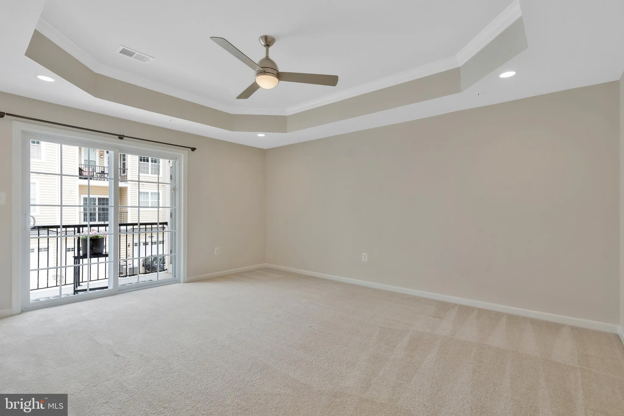 Ashburn, Virginia 20148, United States, 3 Bedrooms Bedrooms, ,3 BathroomsBathrooms,Residential,Contingent,123232