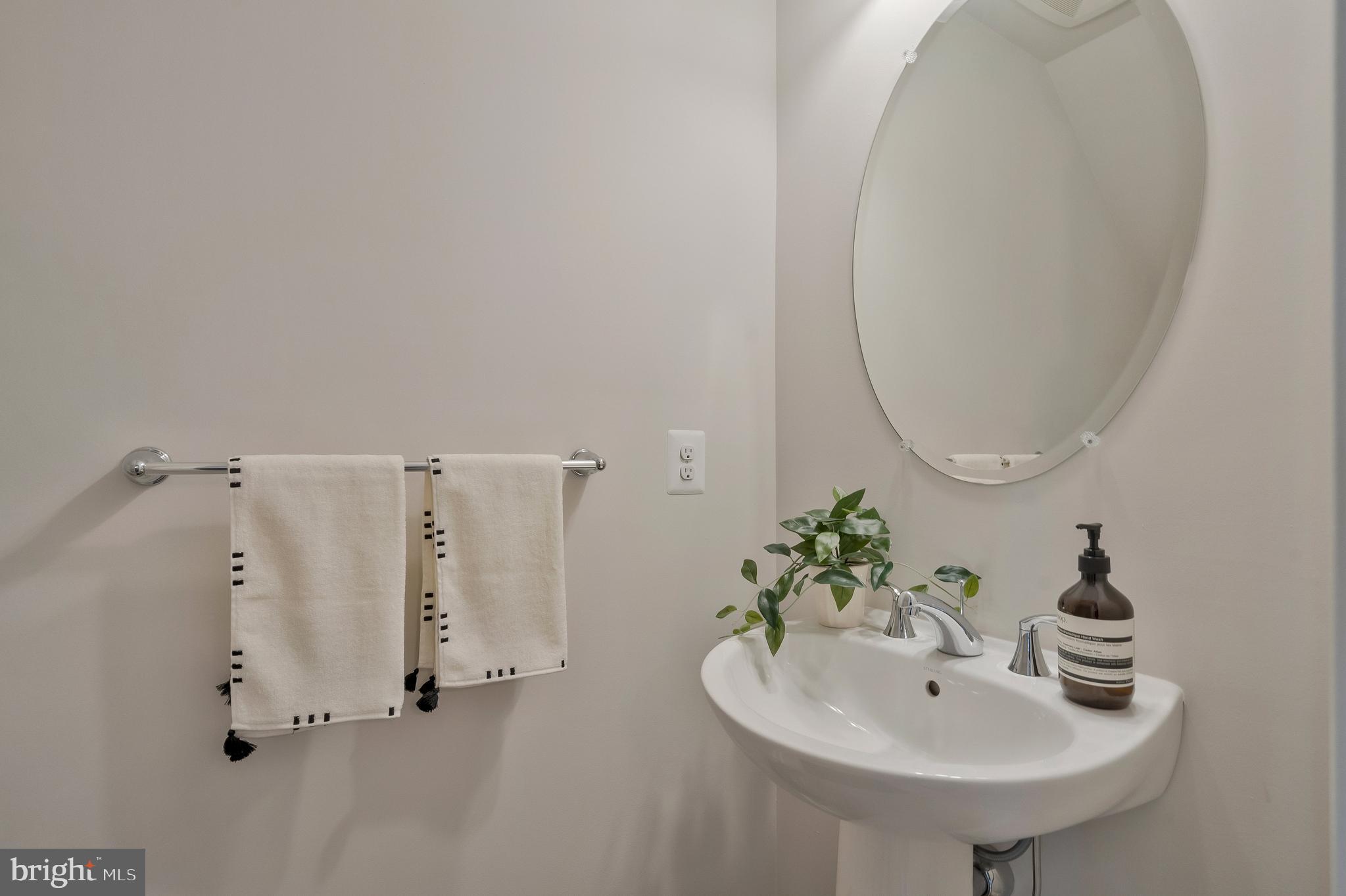 THE BUCKINGHAM AT LOUDOUN VALLEY - Residential Lease