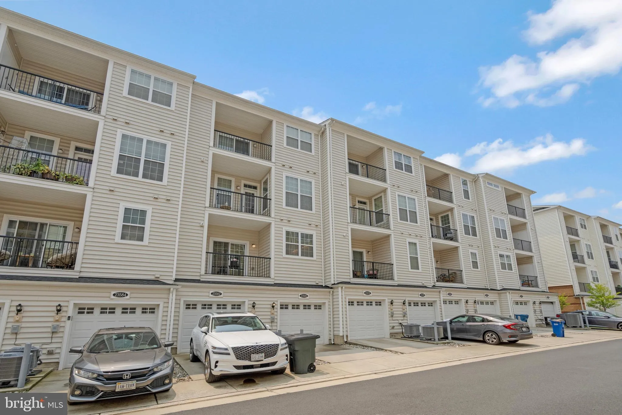 Ashburn, Virginia 20148, United States, 3 Bedrooms Bedrooms, ,3 BathroomsBathrooms,Residential,Contingent,123232