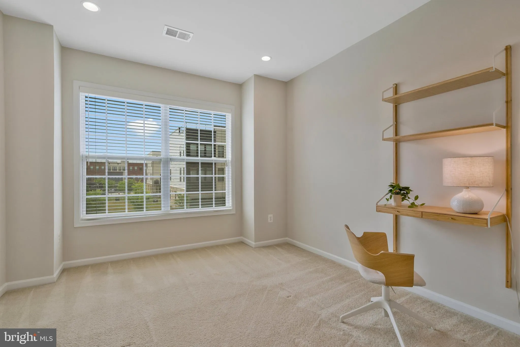 Ashburn, Virginia 20148, United States, 3 Bedrooms Bedrooms, ,3 BathroomsBathrooms,Residential,Contingent,123232