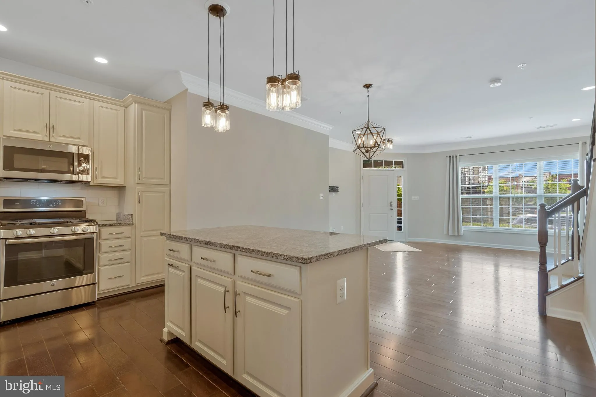 Ashburn, Virginia 20148, United States, 3 Bedrooms Bedrooms, ,3 BathroomsBathrooms,Residential,Contingent,123232