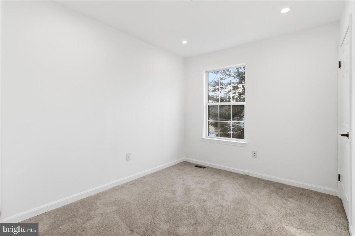 FOX RUN ESTATES - Residential