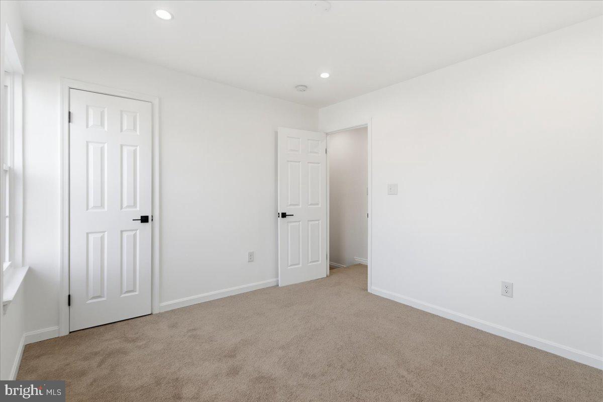 FOX RUN ESTATES - Residential