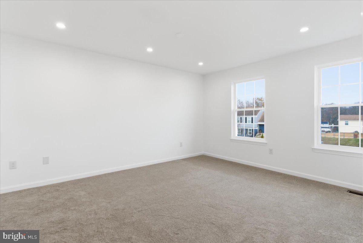 FOX RUN ESTATES - Residential