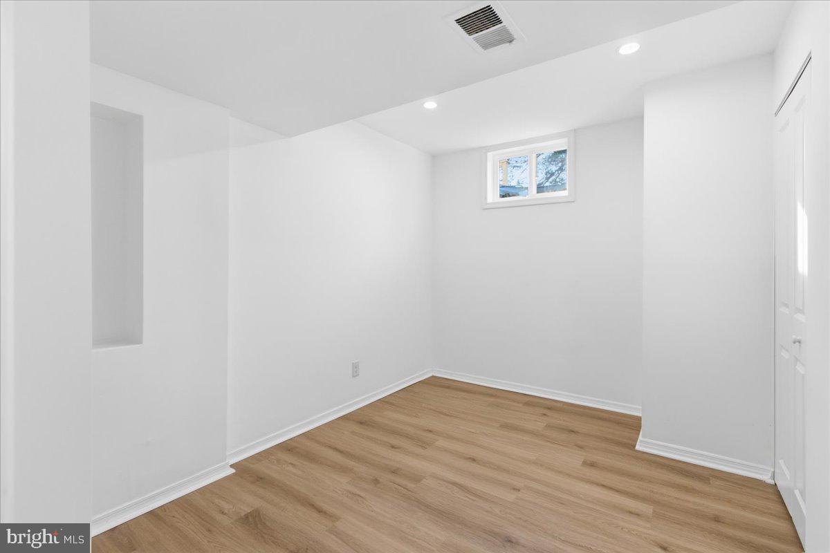 FOX RUN ESTATES - Residential