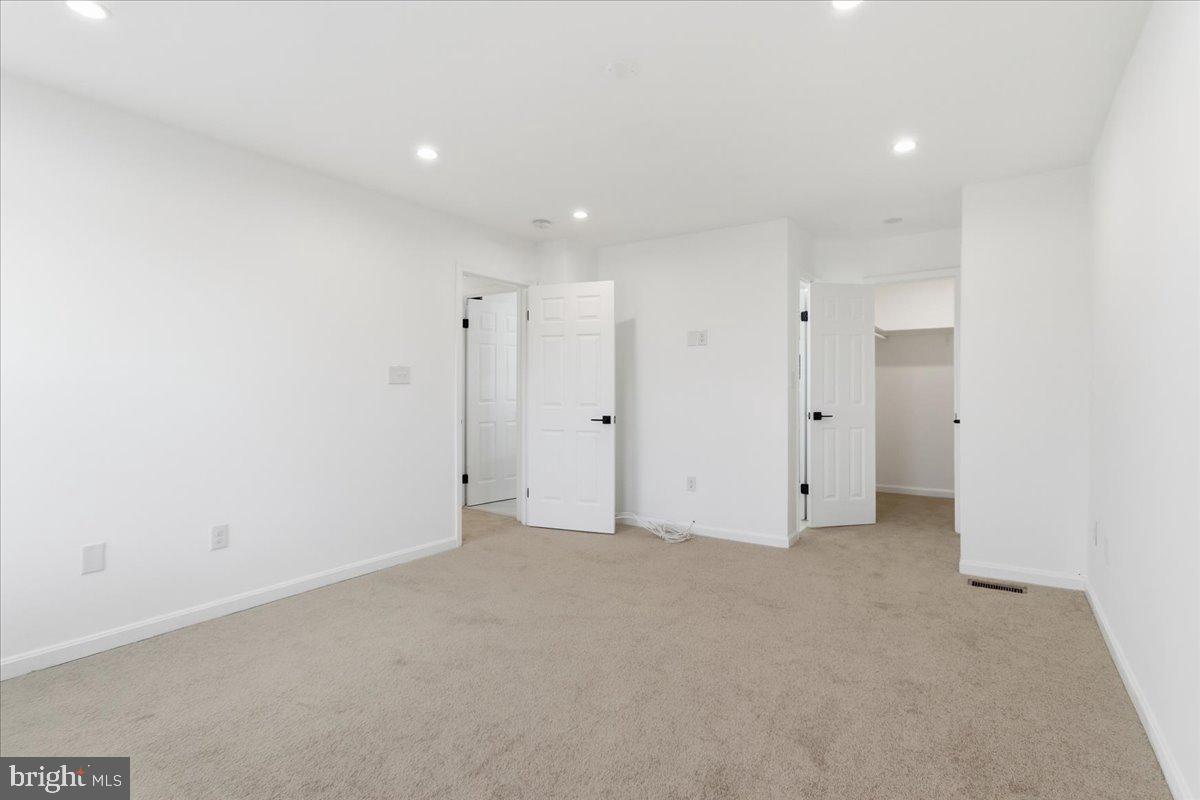 FOX RUN ESTATES - Residential