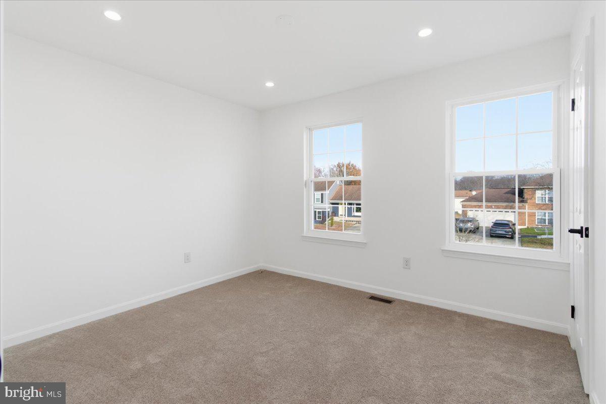 FOX RUN ESTATES - Residential