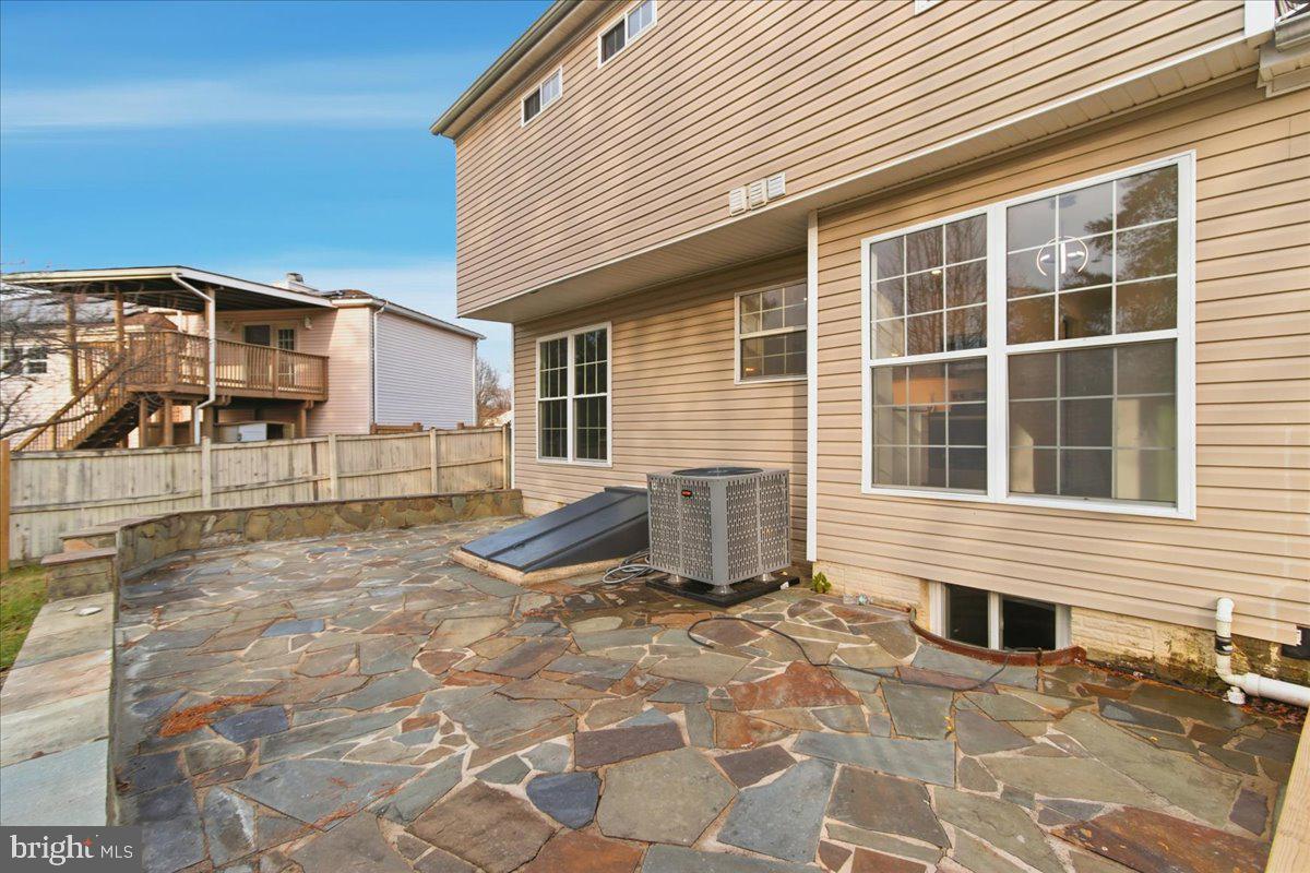 FOX RUN ESTATES - Residential