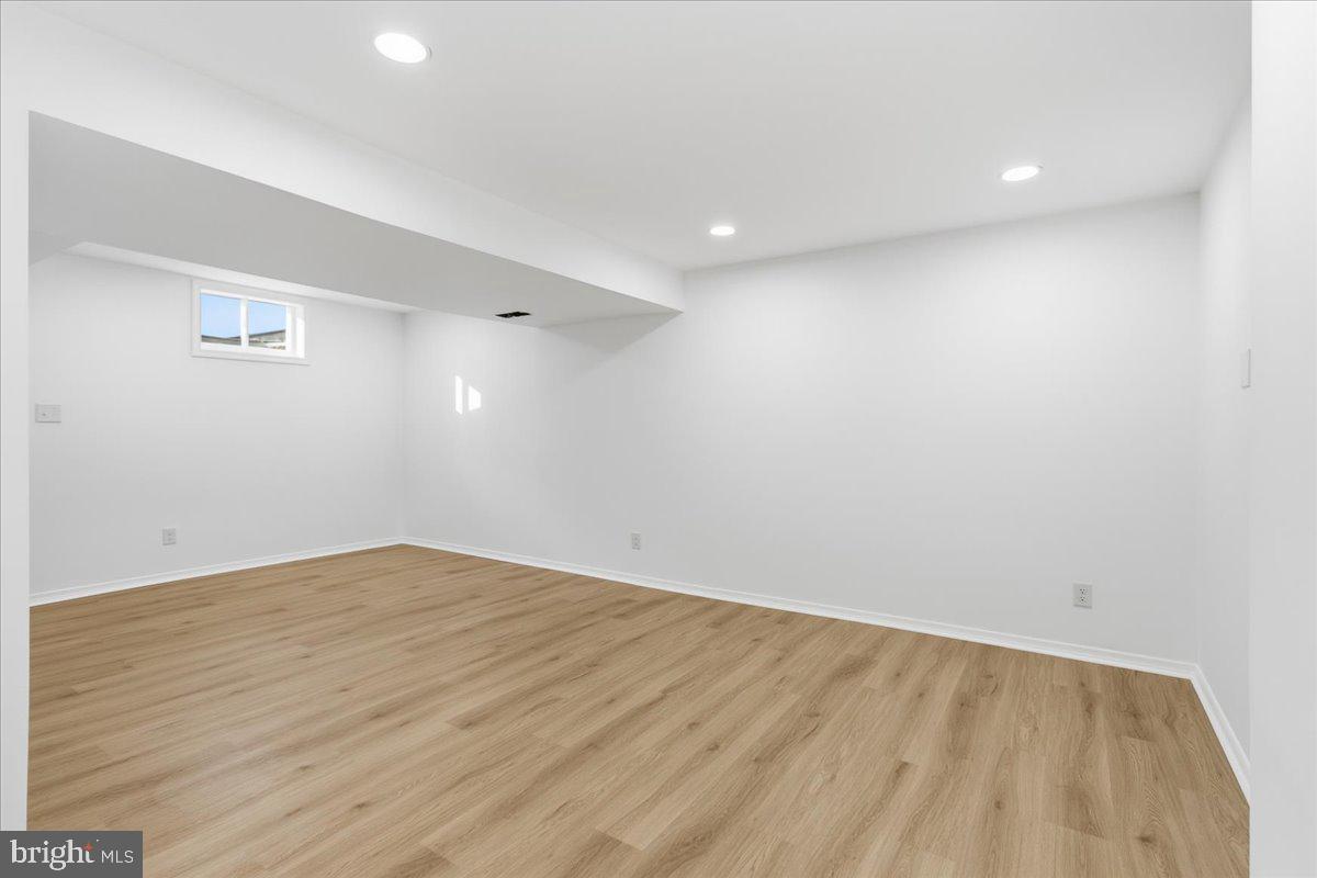 FOX RUN ESTATES - Residential