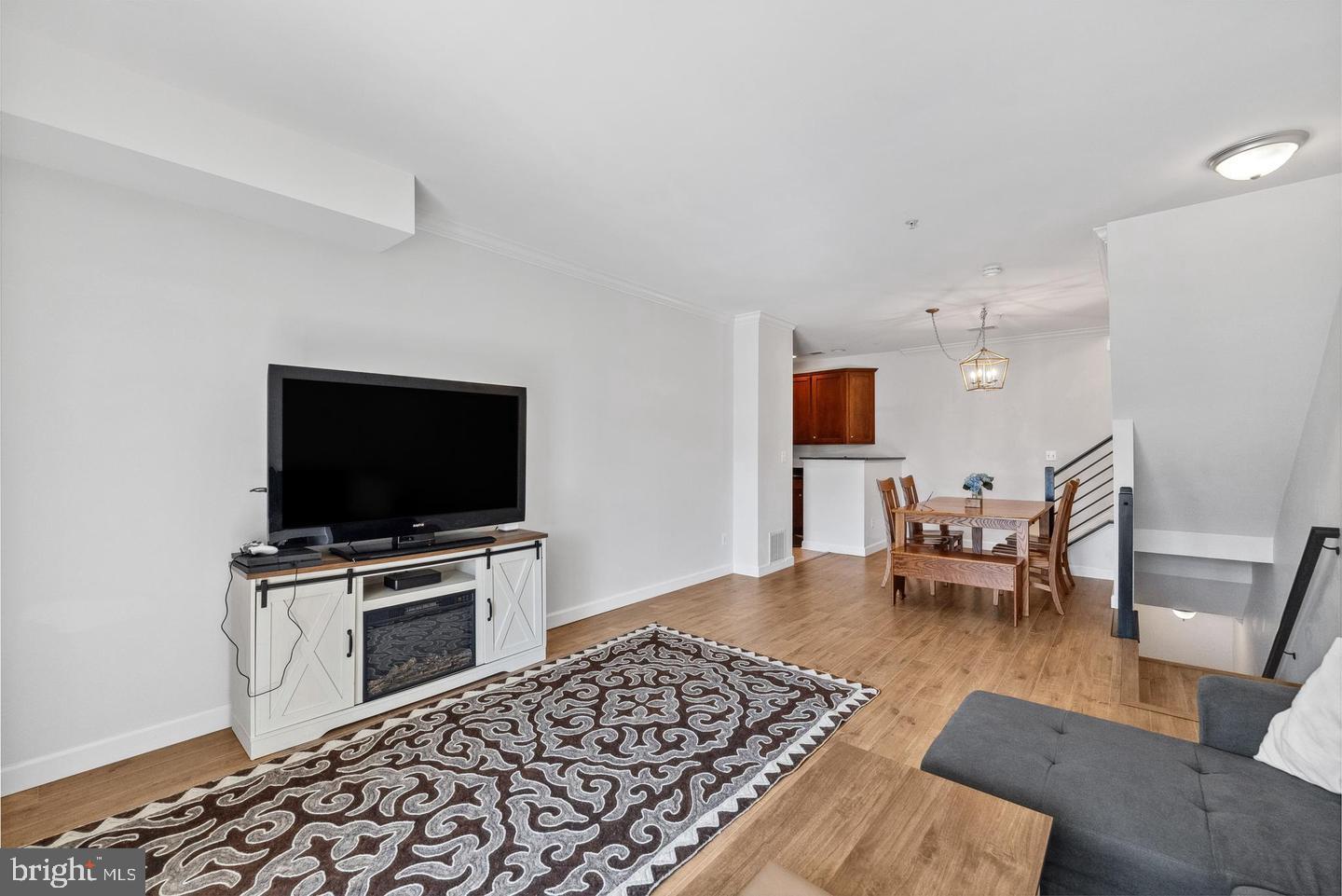 BELMONT COUNTRY CLUB - Residential Lease