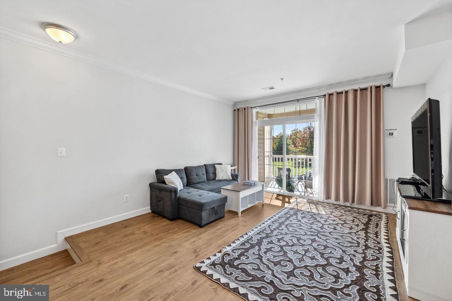 BELMONT COUNTRY CLUB - Residential Lease