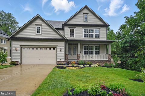 7621 LEONARD DRIVE FALLS CHURCH VA 22043