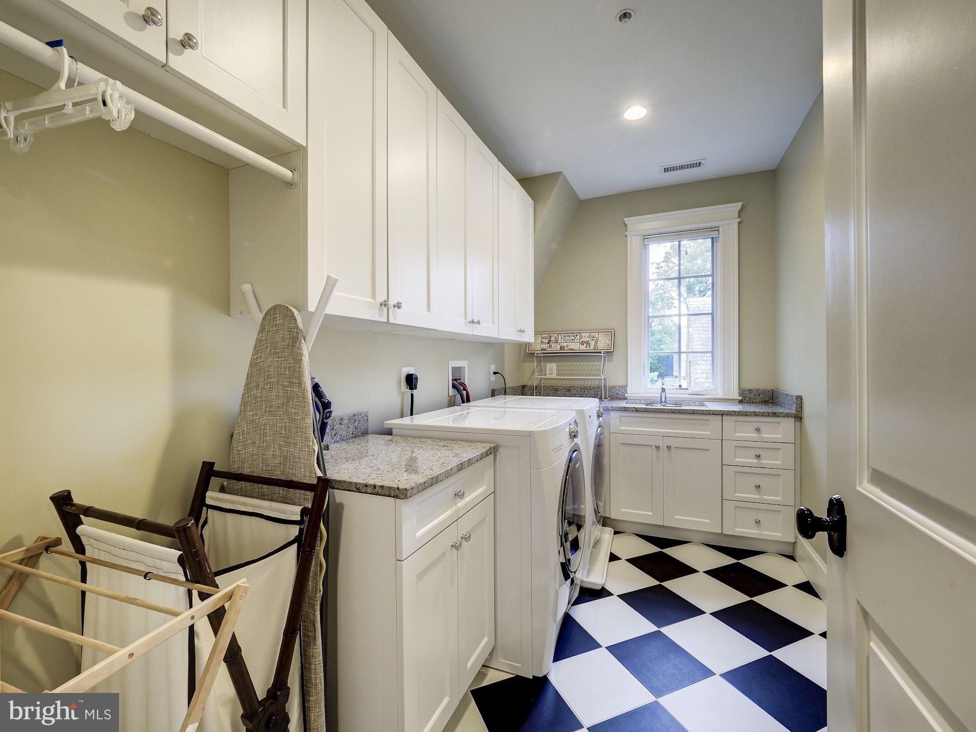 BATTERY PARK - Residential