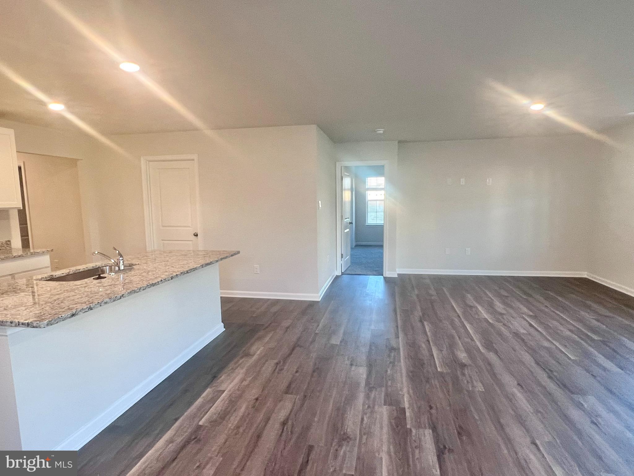 RED HILL - Residential