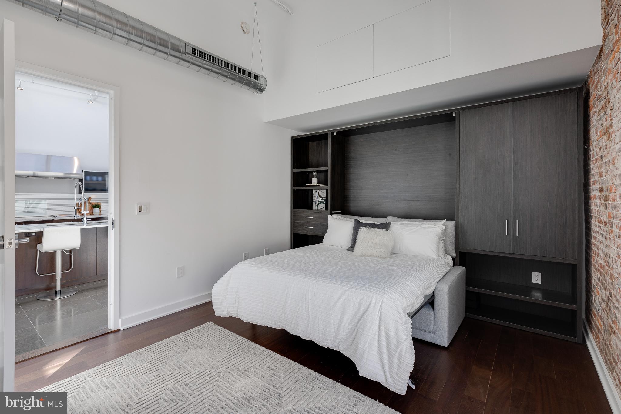 WASHINGTON SQ WEST - Residential