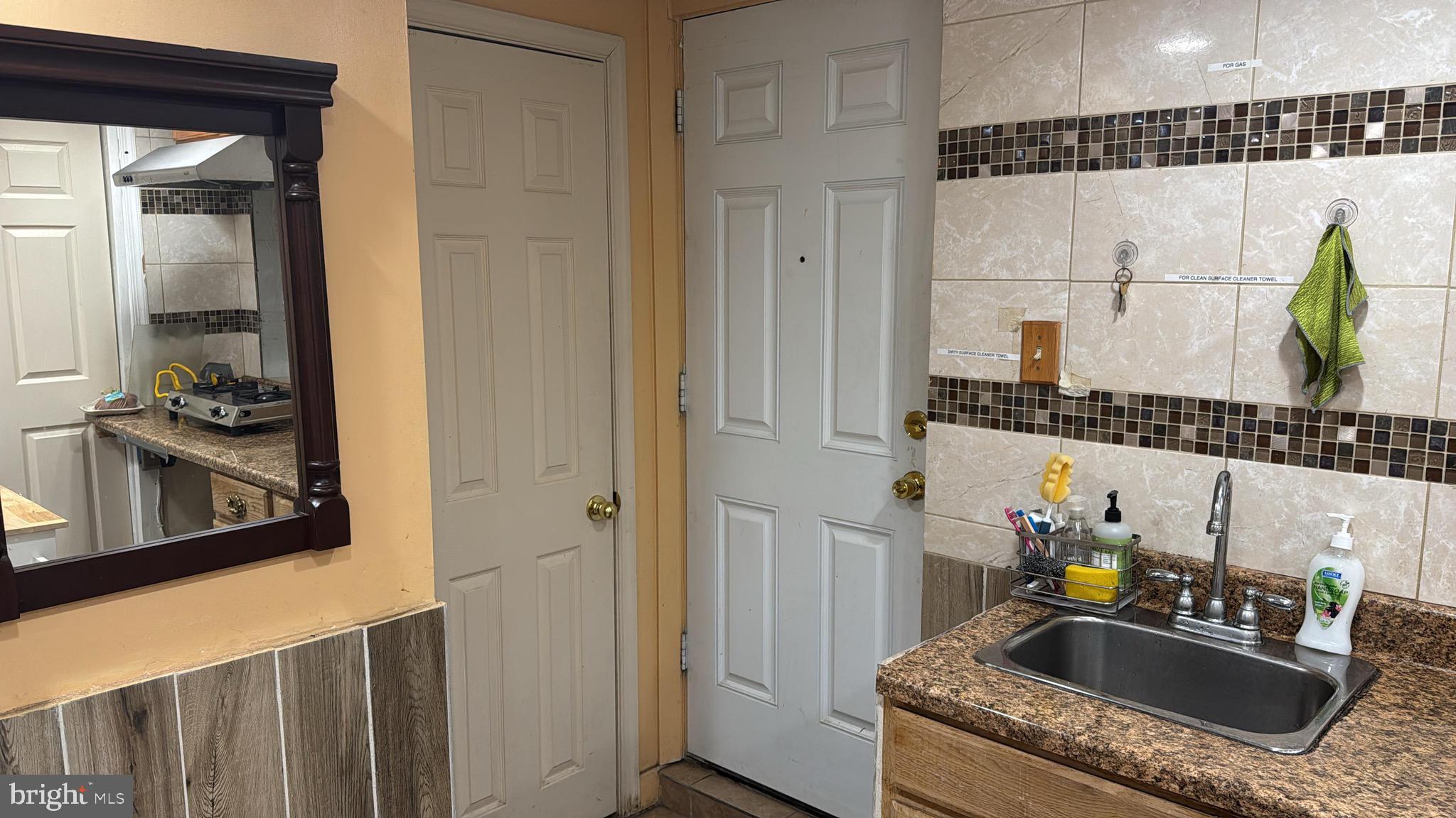 PHILADELPHIA (NORTHEAST) - Residential