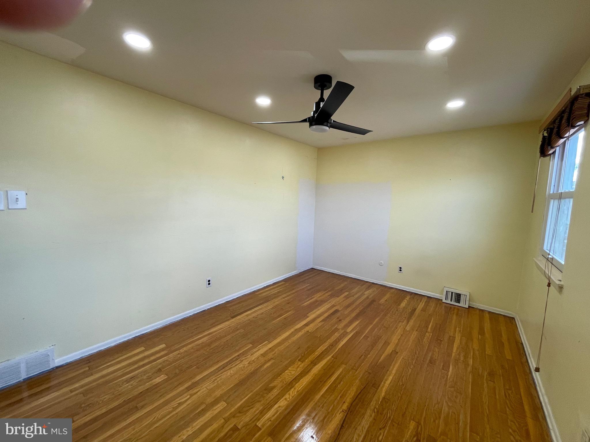 PHILADELPHIA (NORTHEAST) - Residential