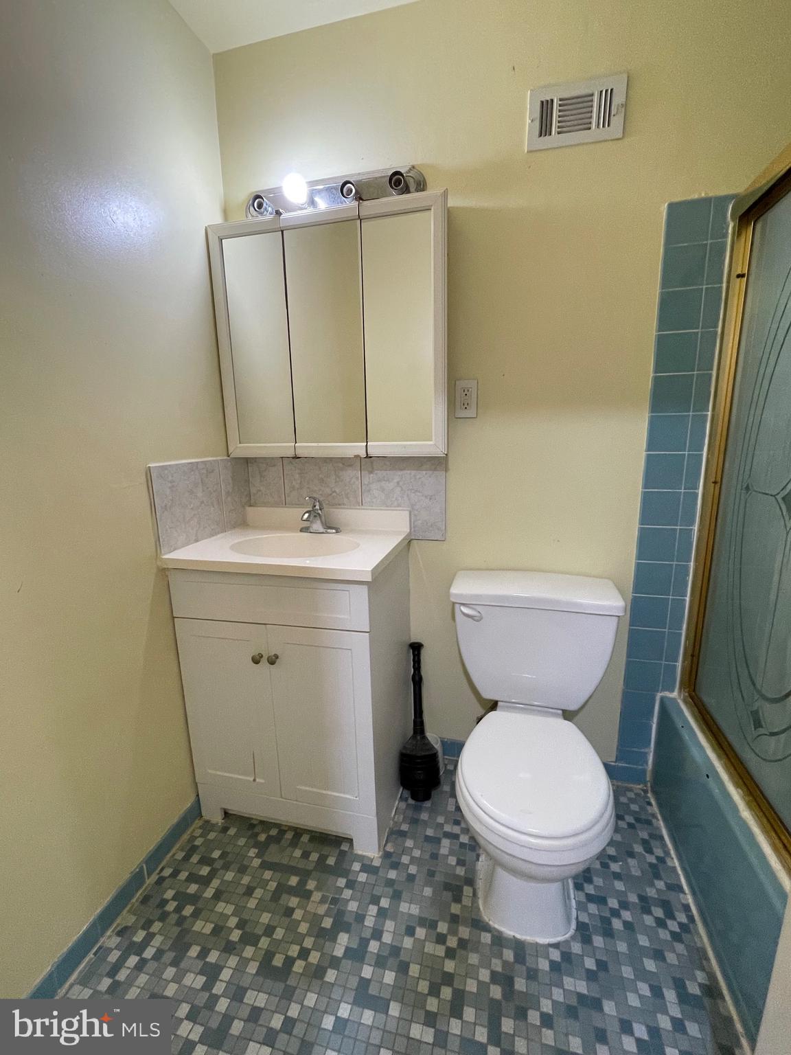 PHILADELPHIA (NORTHEAST) - Residential