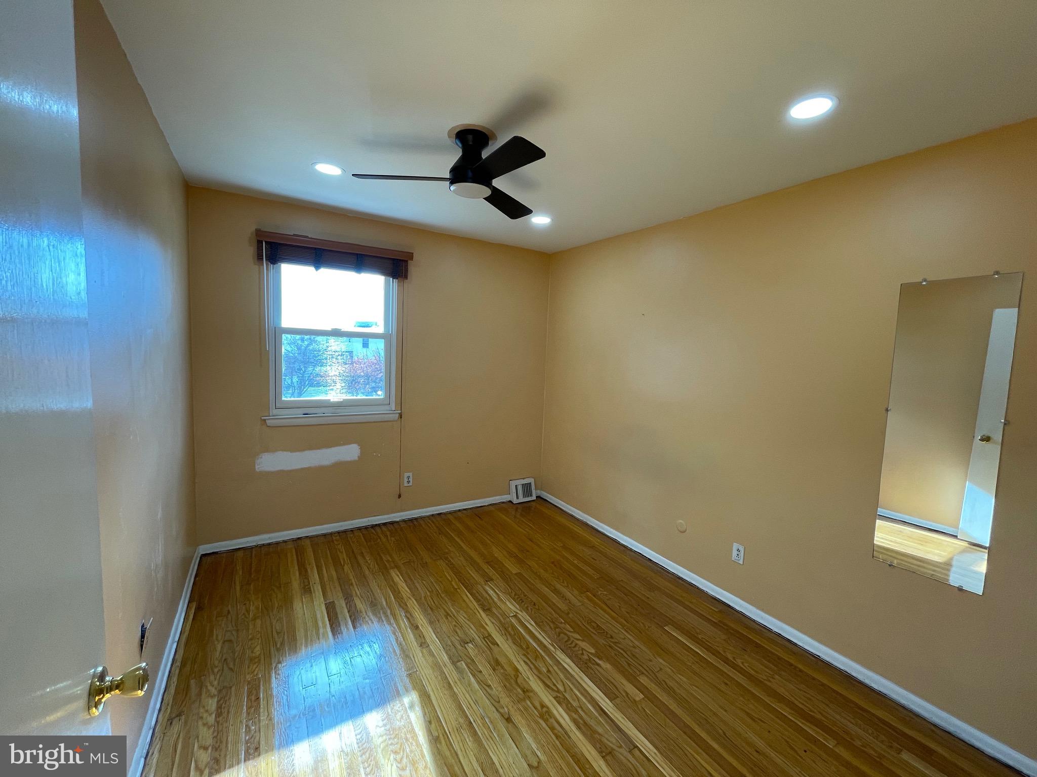 PHILADELPHIA (NORTHEAST) - Residential