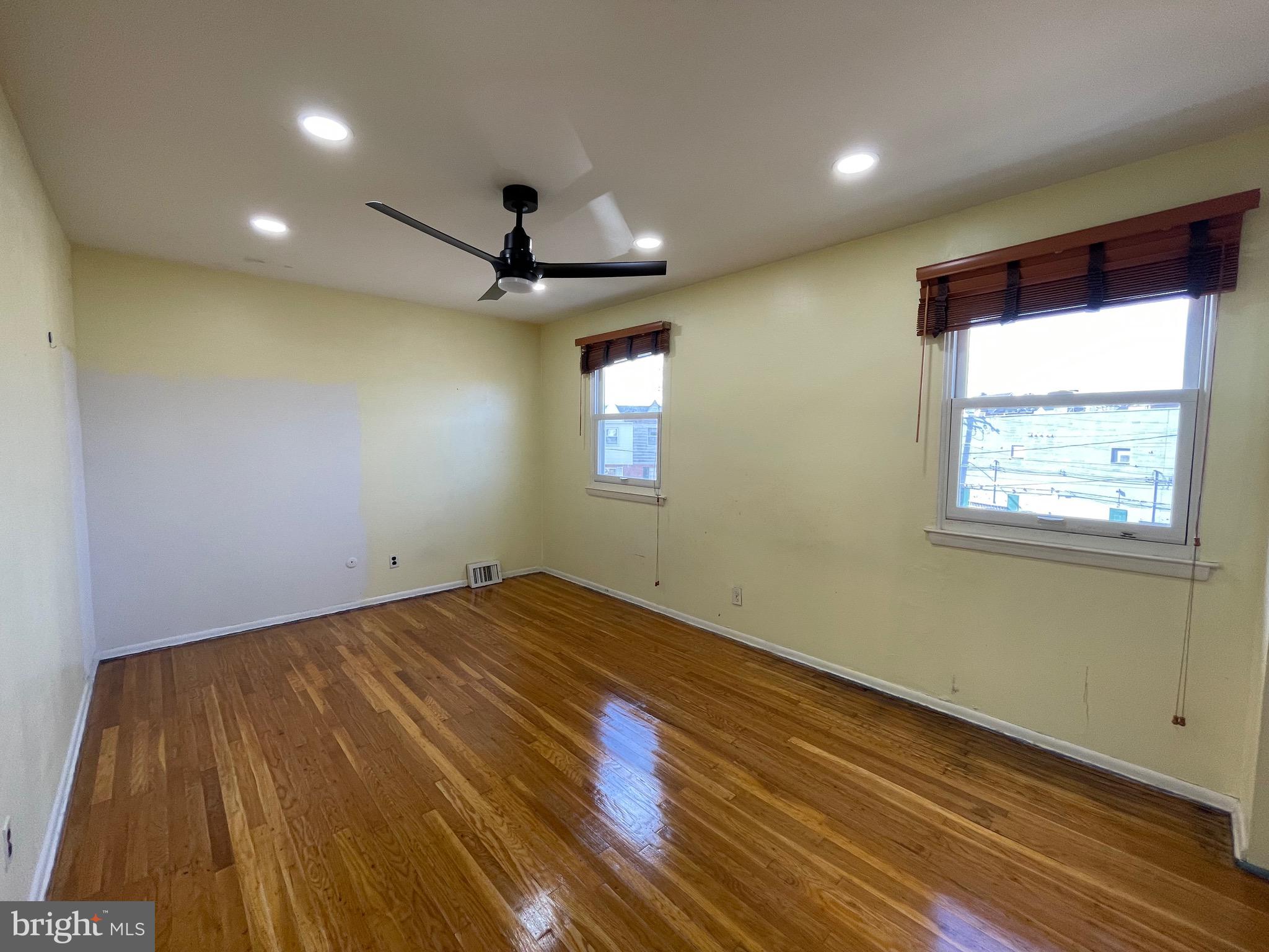 PHILADELPHIA (NORTHEAST) - Residential