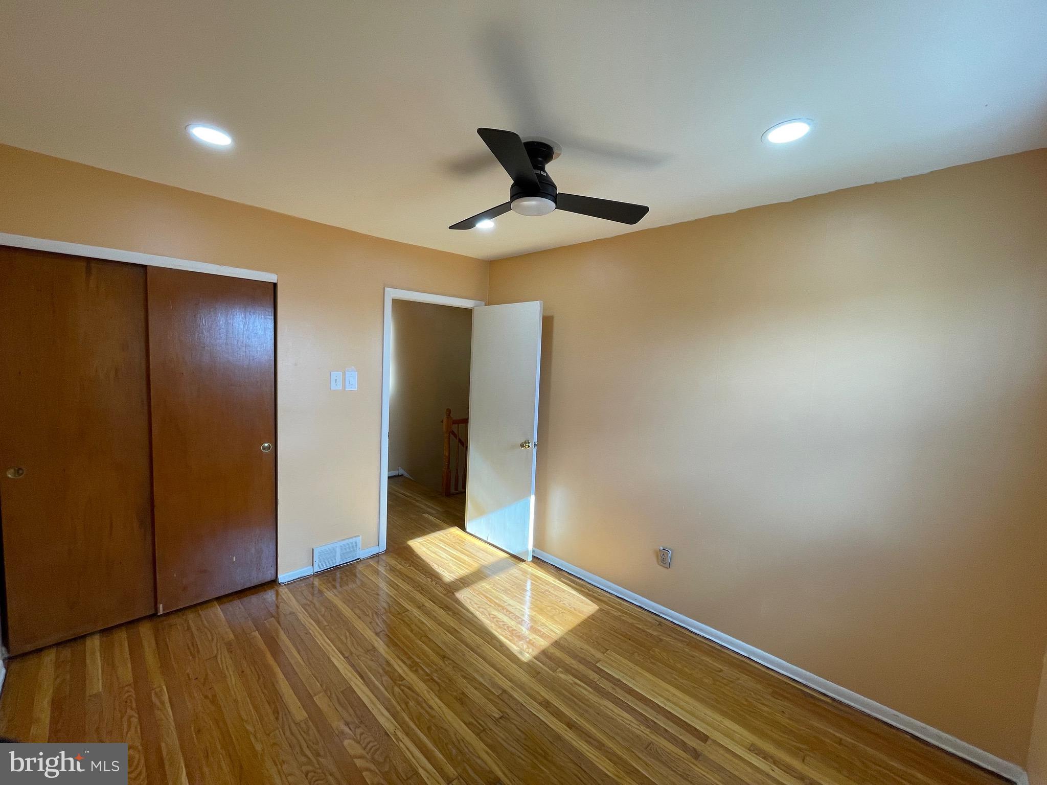 PHILADELPHIA (NORTHEAST) - Residential