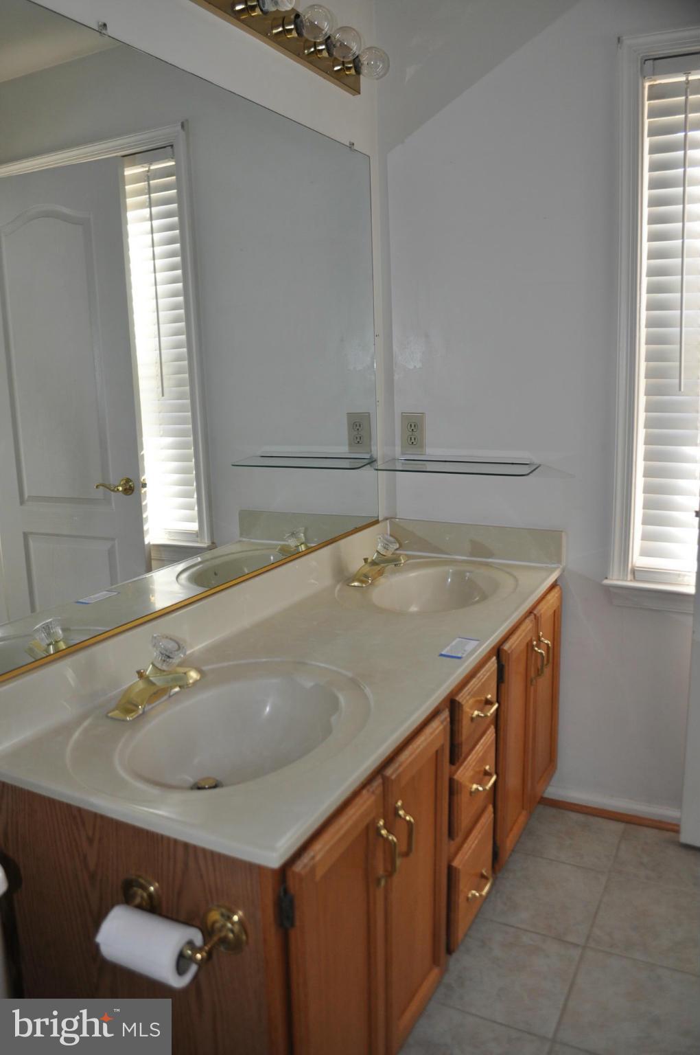 CAROLYN FOREST - Residential