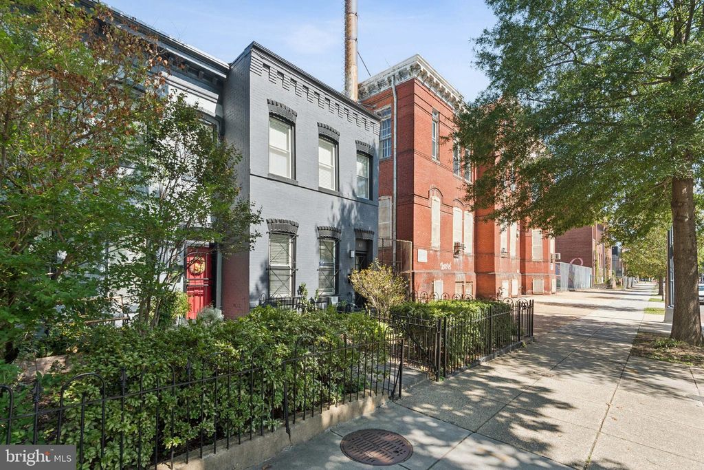 Photo of 51 P Street NW, WASHINGTON, DC 20001 (MLS # DCDC2224828)