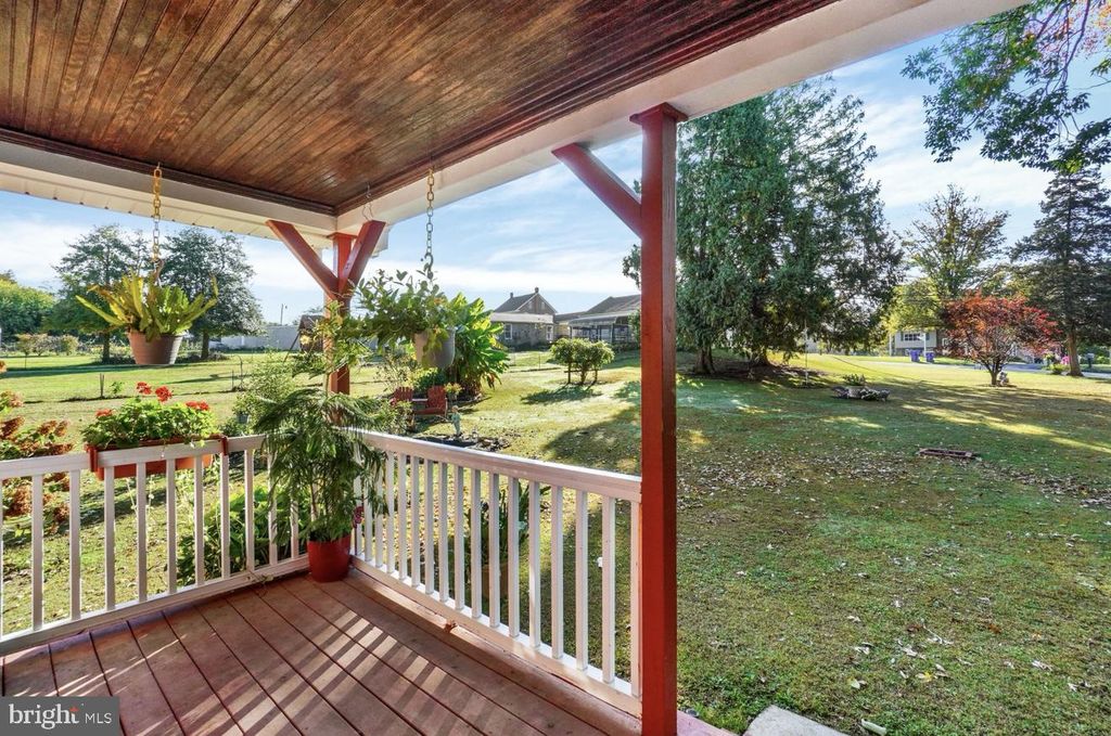 Photo of 121 Valley Road, YORK, PA 17407 (MLS # PAYK2091686)