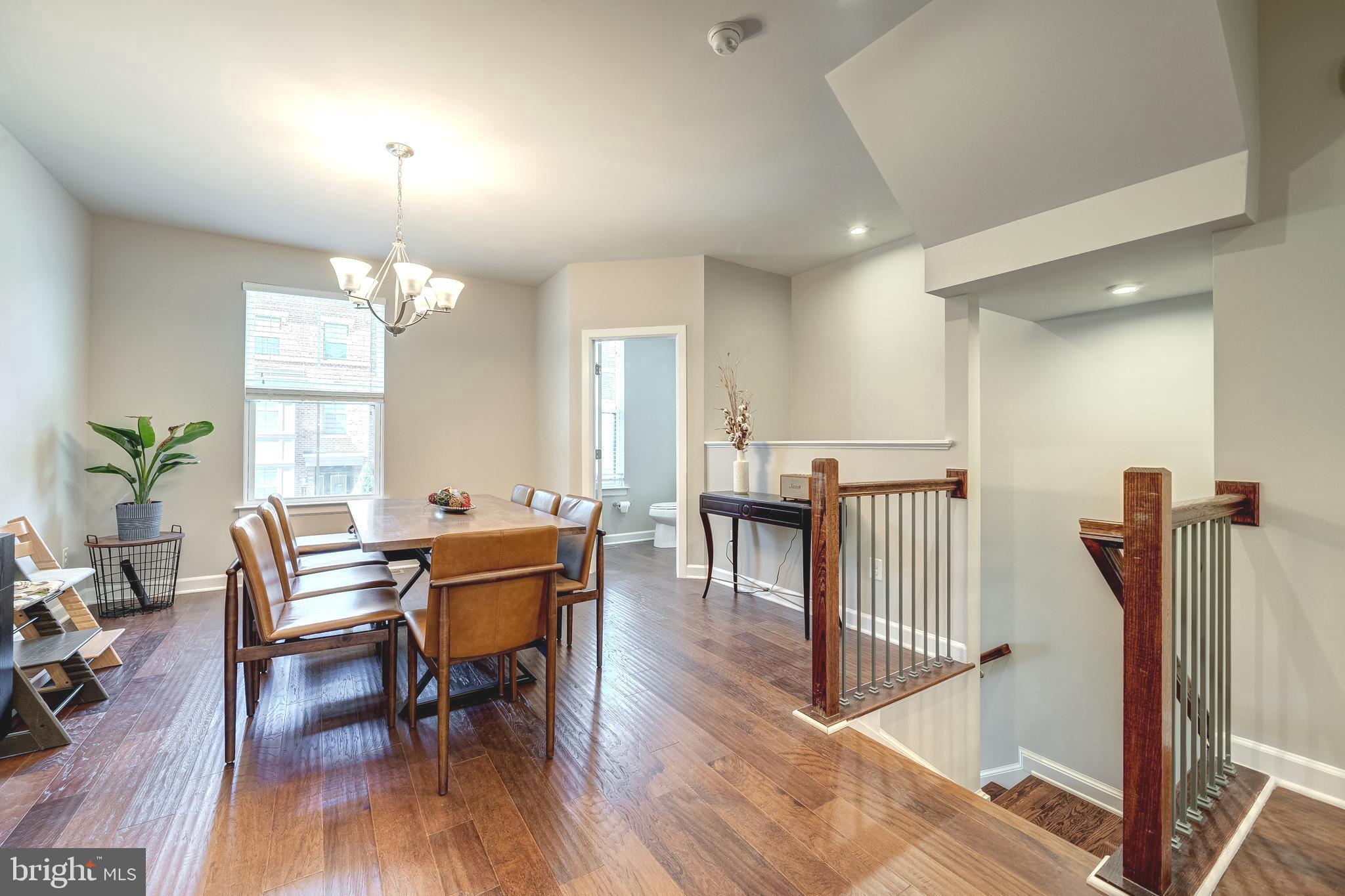 METRO ROW - Residential Lease