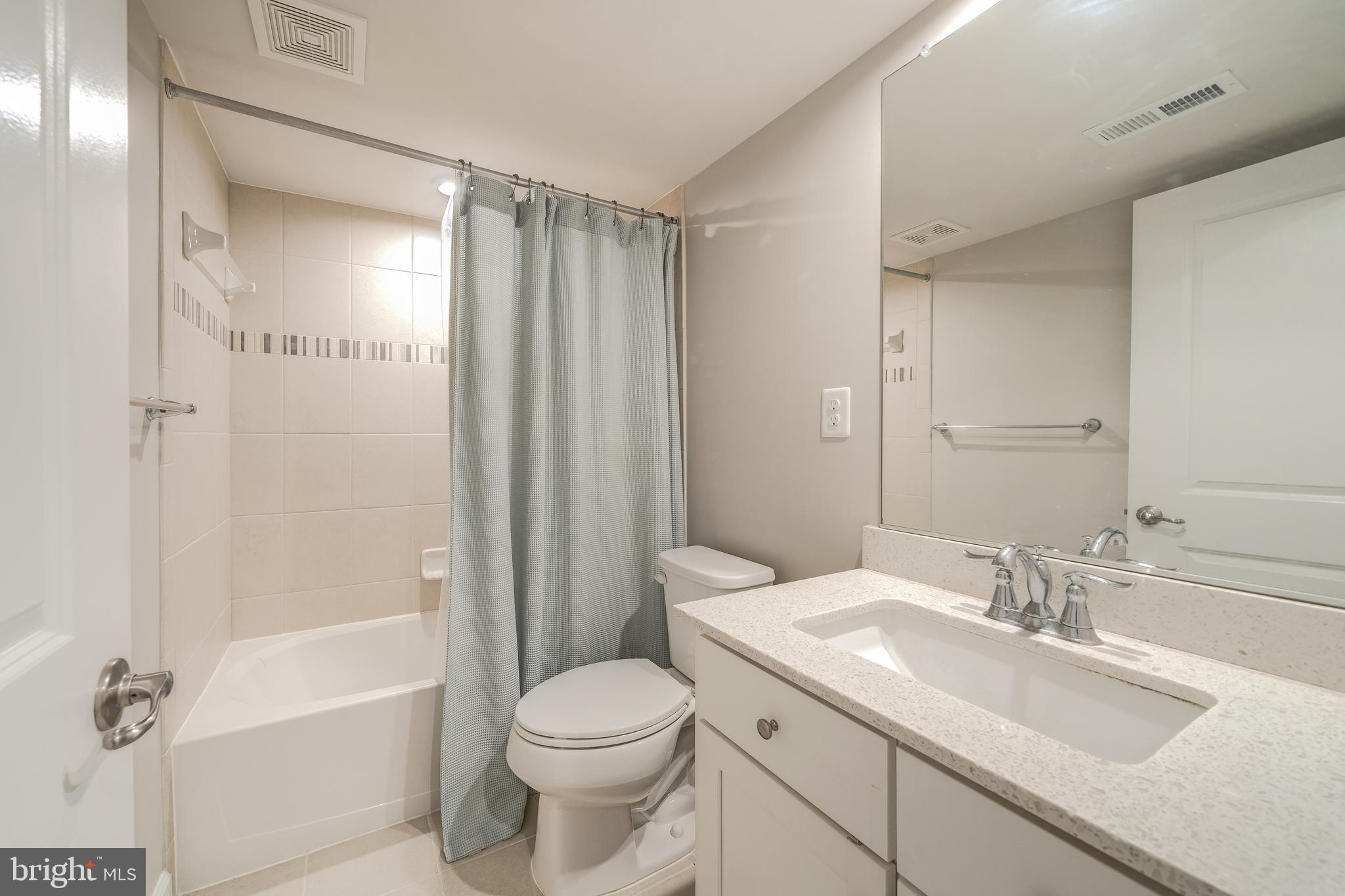 METRO ROW - Residential Lease