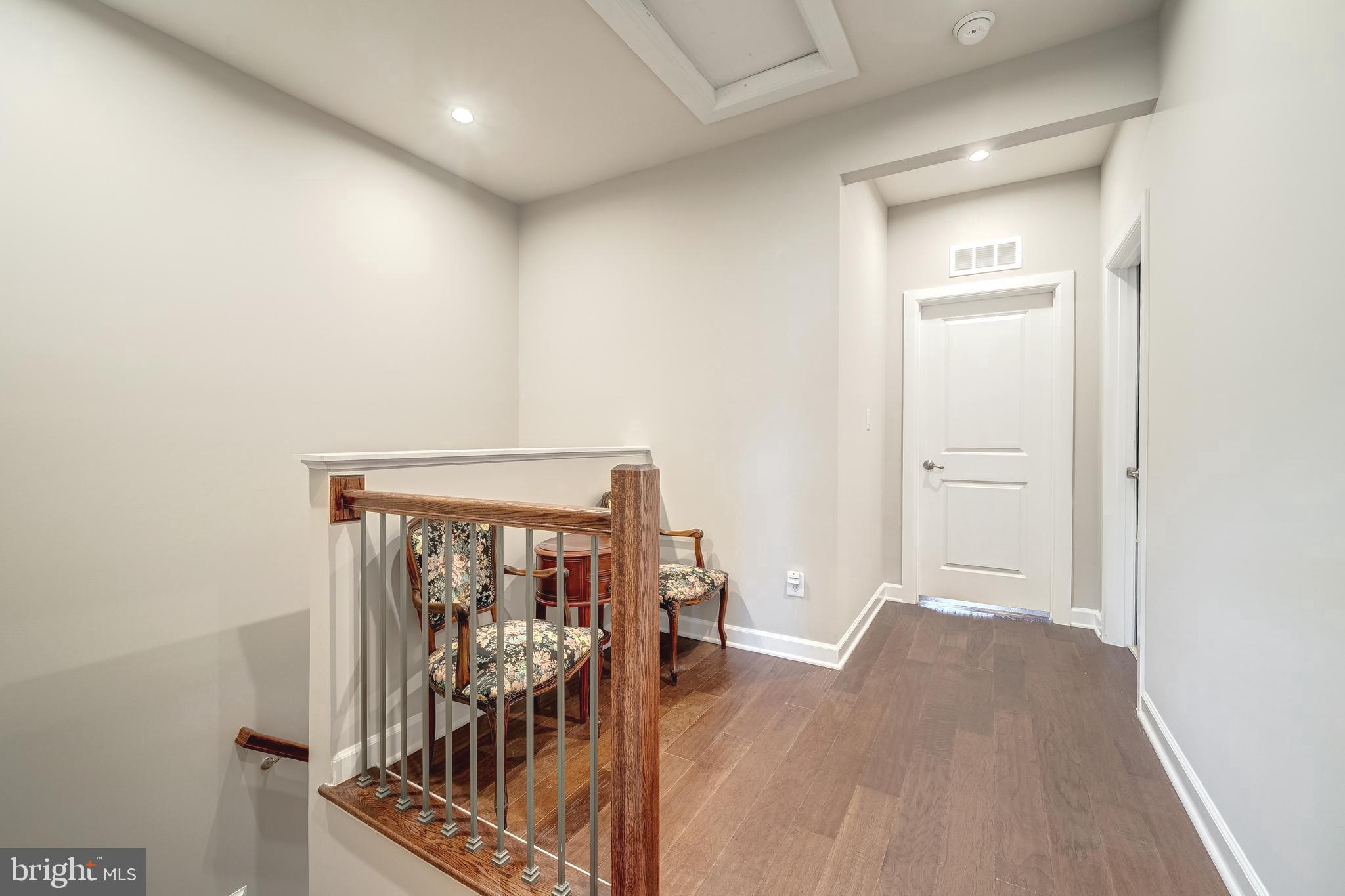 METRO ROW - Residential Lease