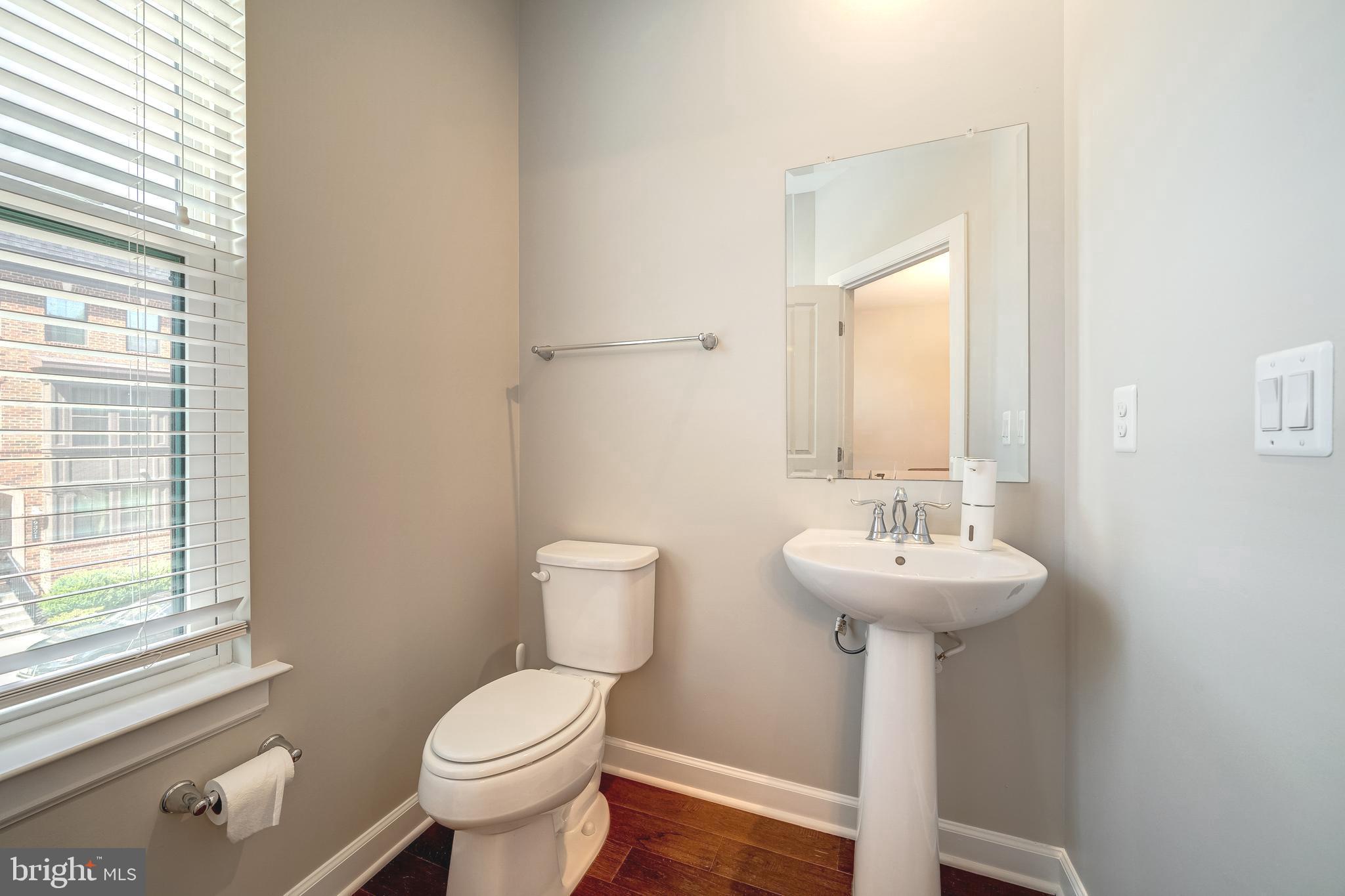 METRO ROW - Residential Lease