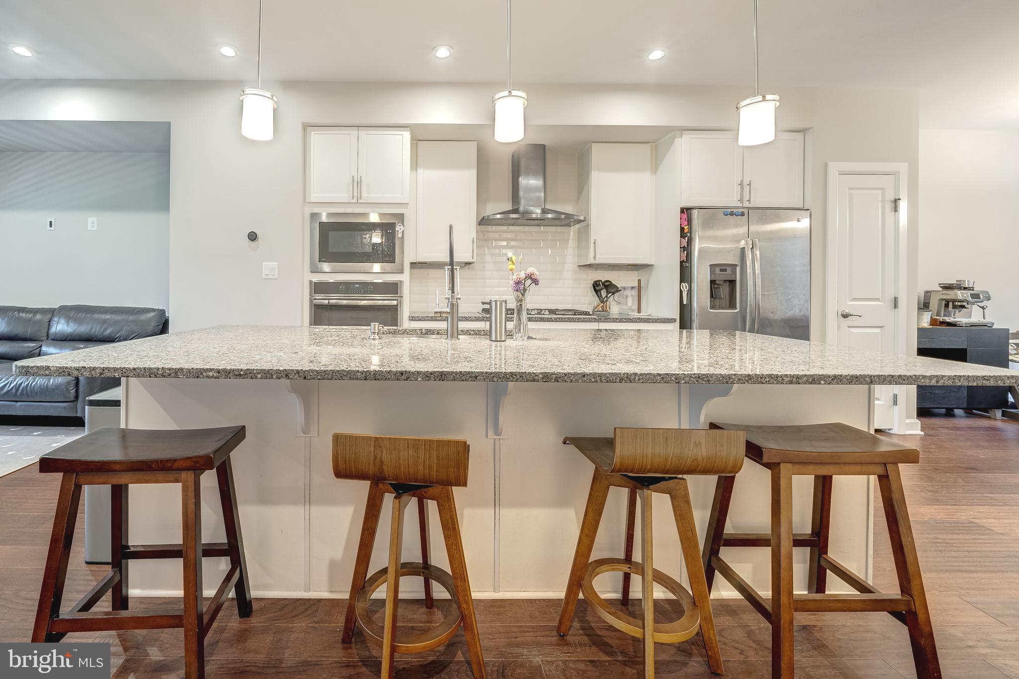 METRO ROW - Residential Lease