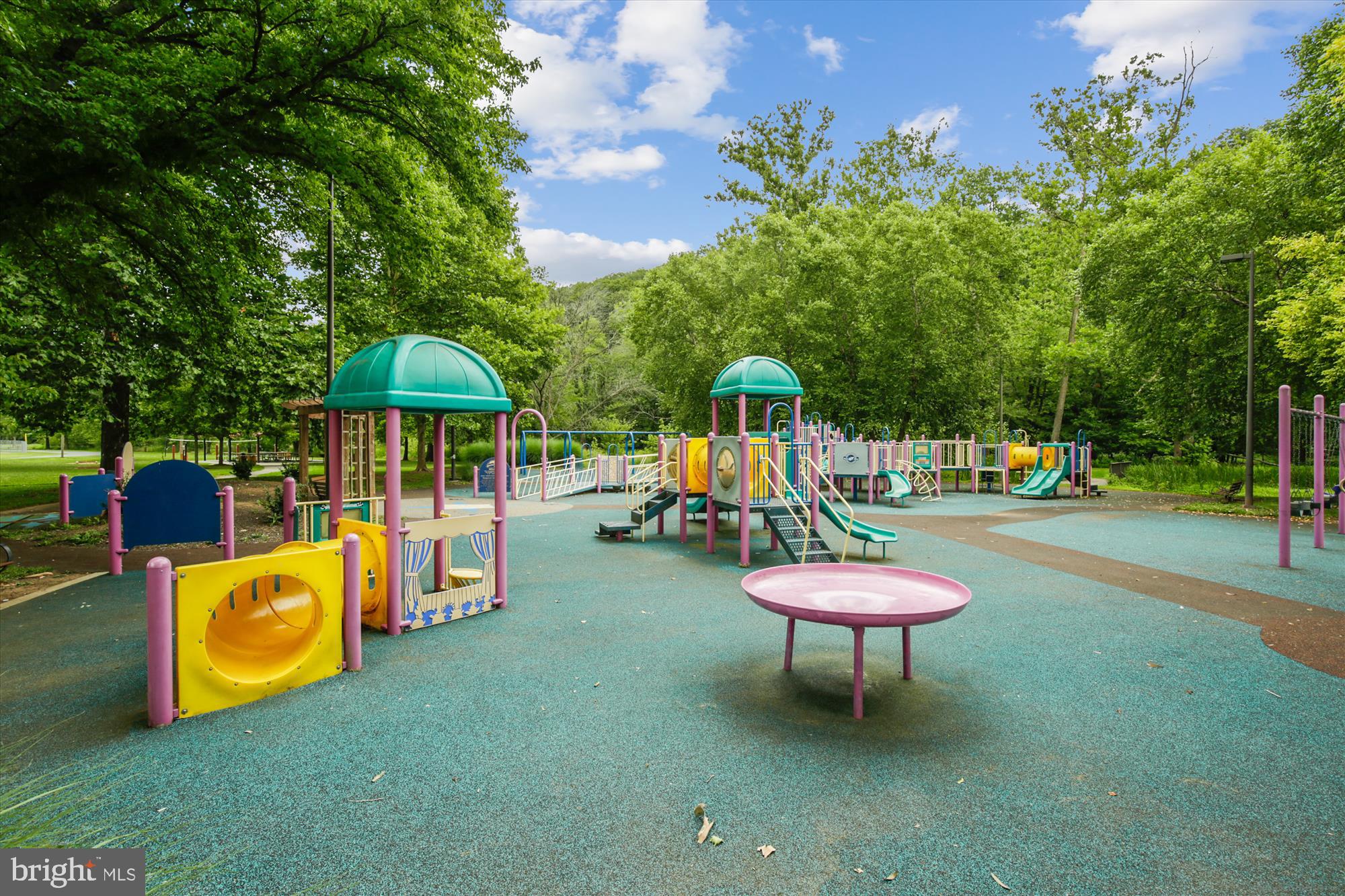 TALLYN RIDGE - Residential