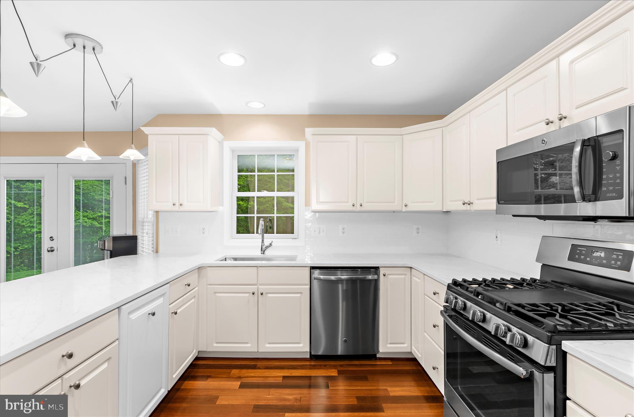 SOUTH RIVER SPRING LAKE - Residential