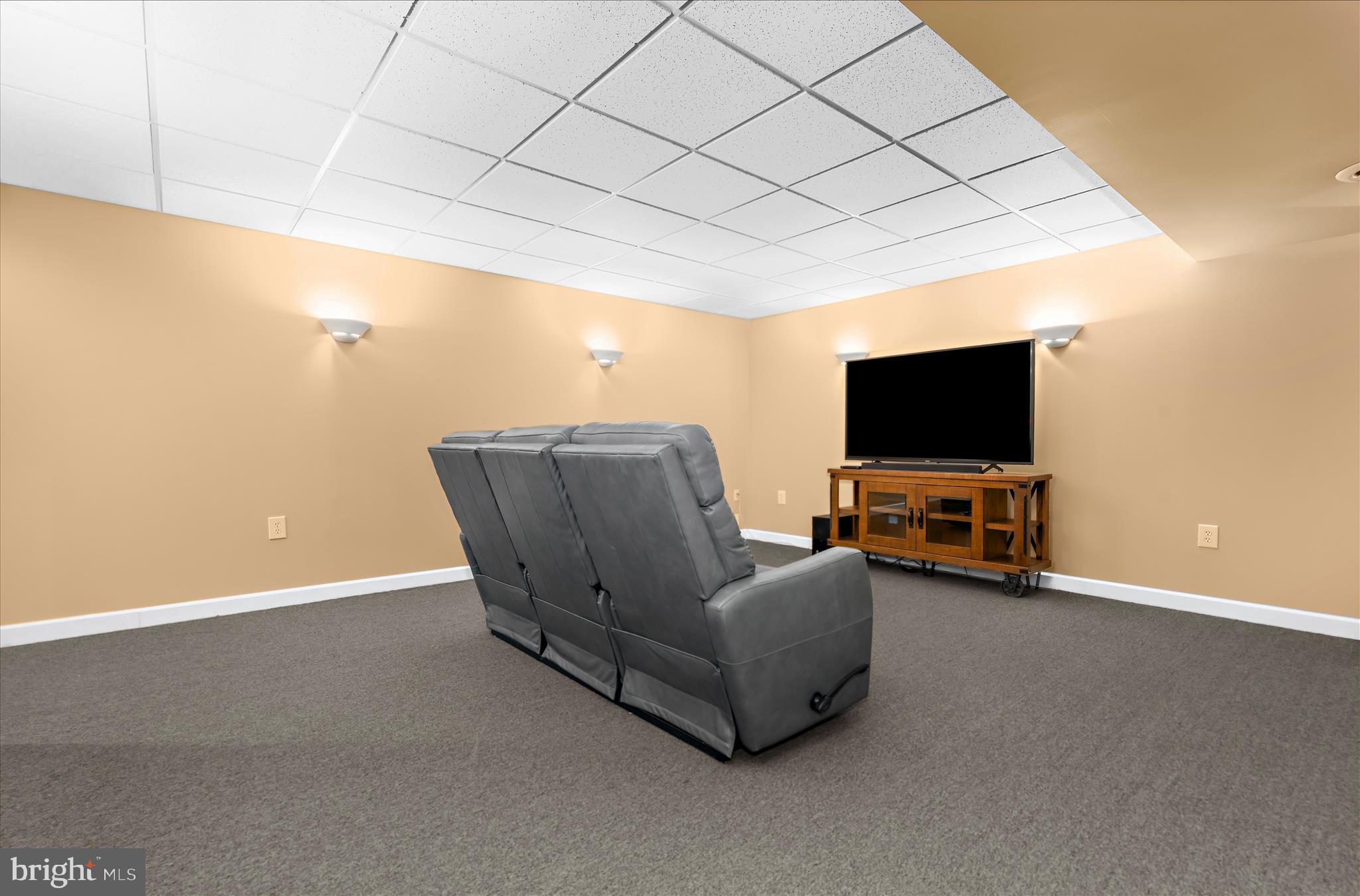 SOUTH RIVER SPRING LAKE - Residential