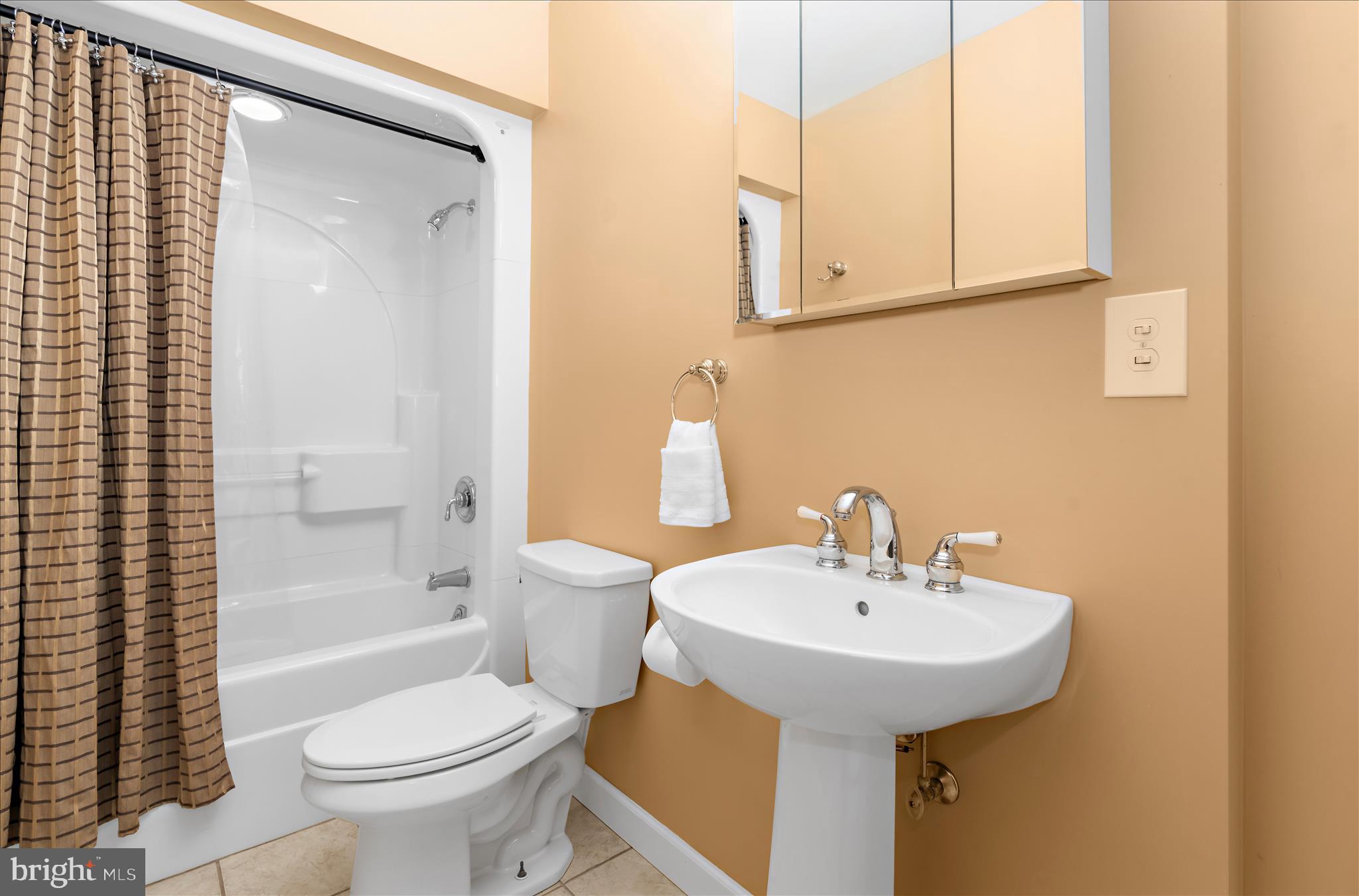 SOUTH RIVER SPRING LAKE - Residential