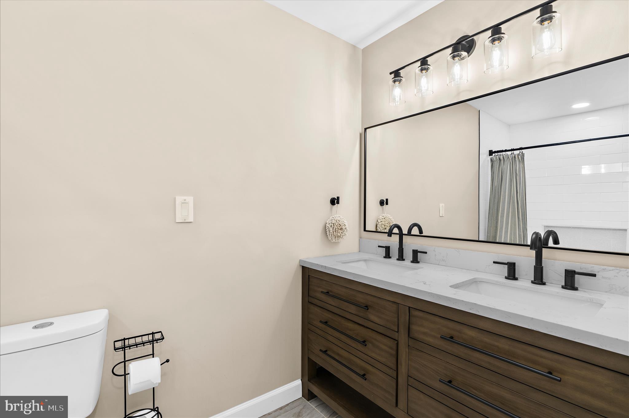 ELMHURST ESTATES - Residential