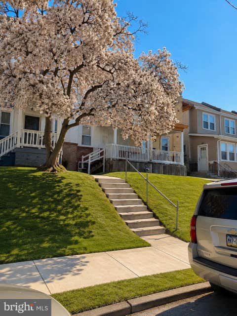 Townhouse For Rent - 119 Whitely Terrace<br/> Delaware County, DARBY, PA 19023