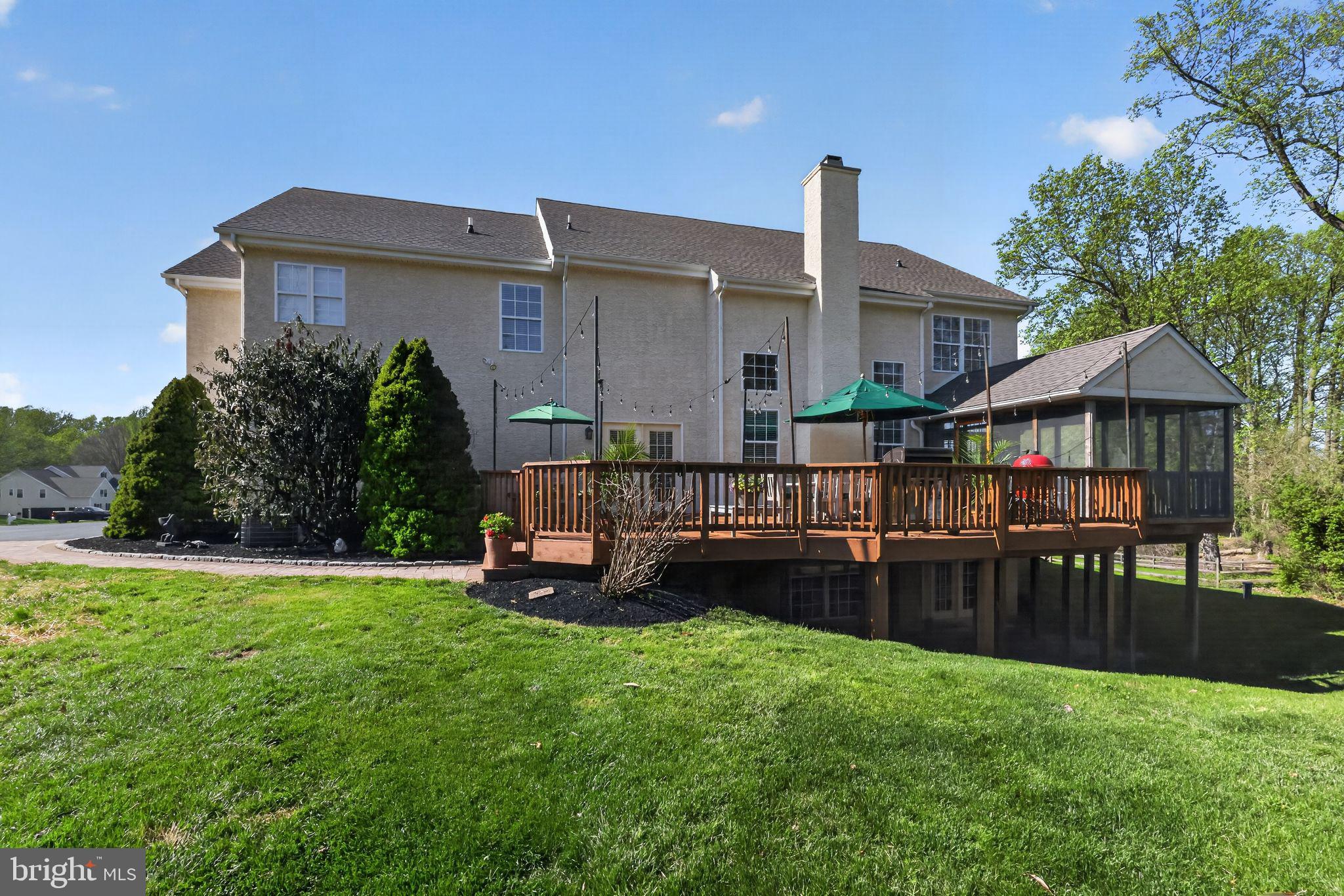 TWIN BRIDGES - Residential