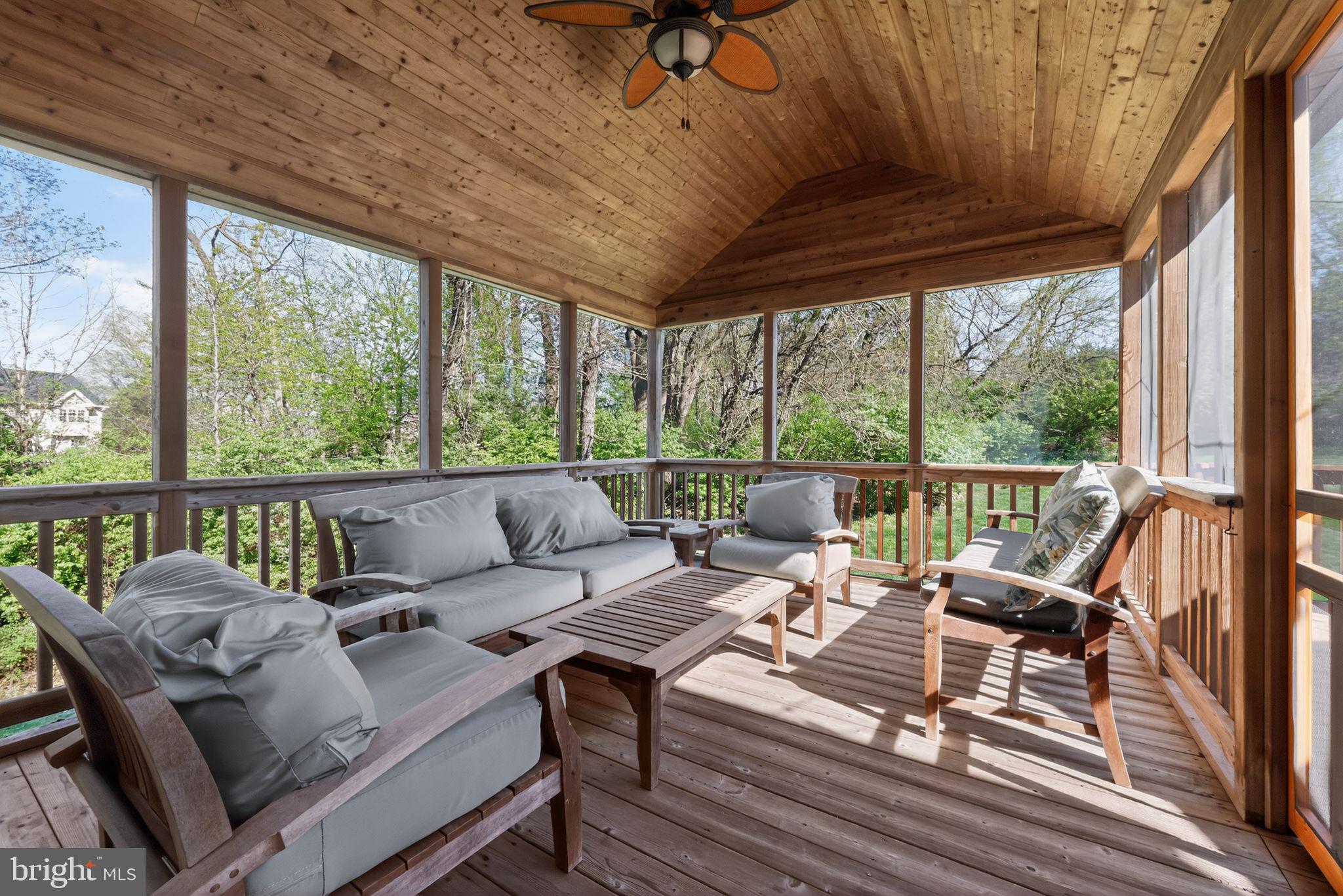 TWIN BRIDGES - Residential