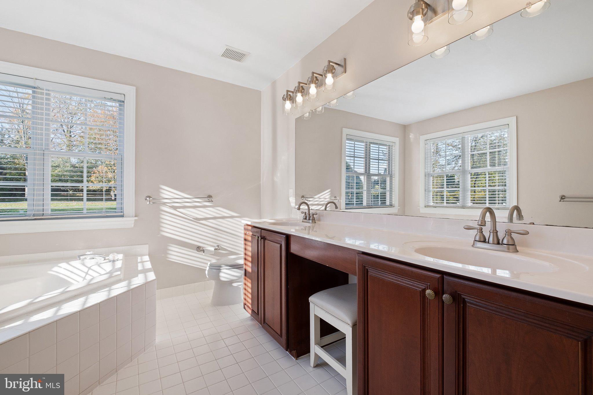 TWIN BRIDGES - Residential