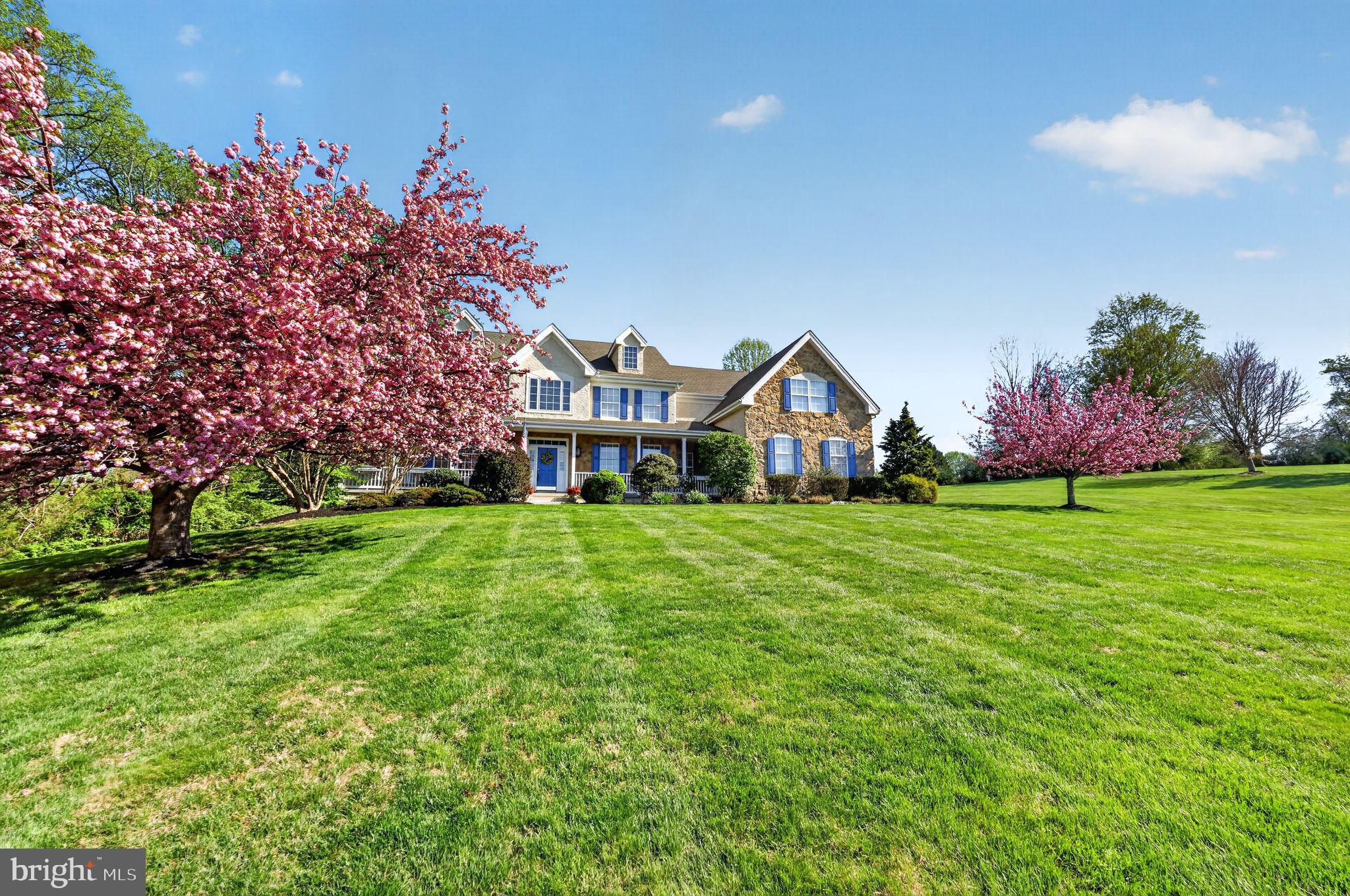 TWIN BRIDGES - Residential