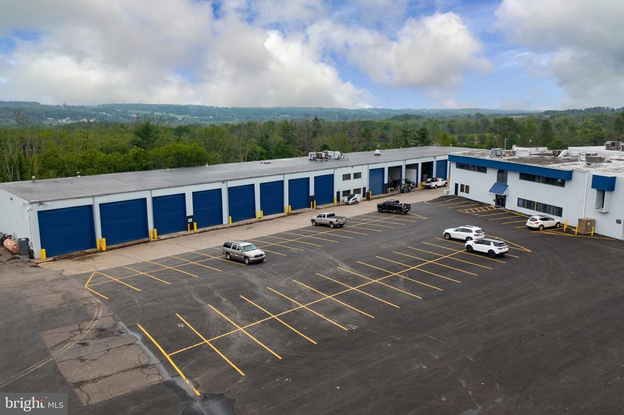 Over 2000 Square Feet of Flex & Office Space available.