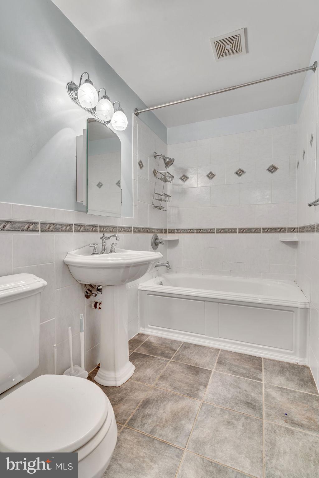 DALE CITY - Residential